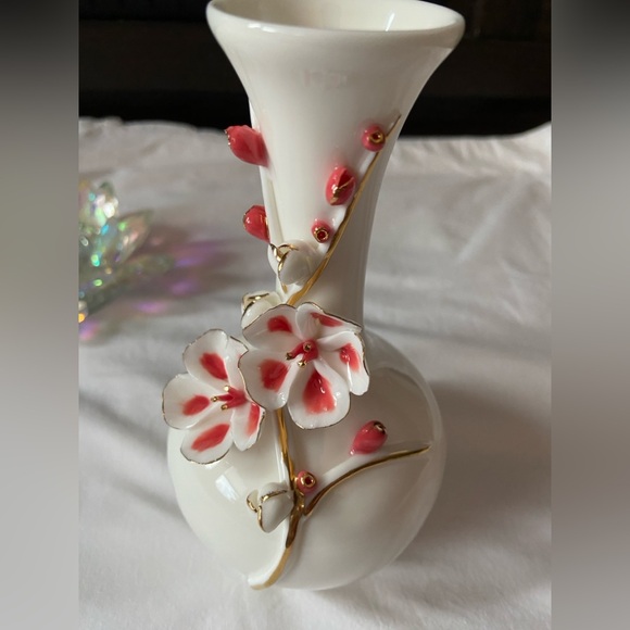🌷NWT Delicate,Simple Beautiful,Small Bud Vase,Great 4 Flowers,Gift,Collectible🌸 - Picture 16 of 16